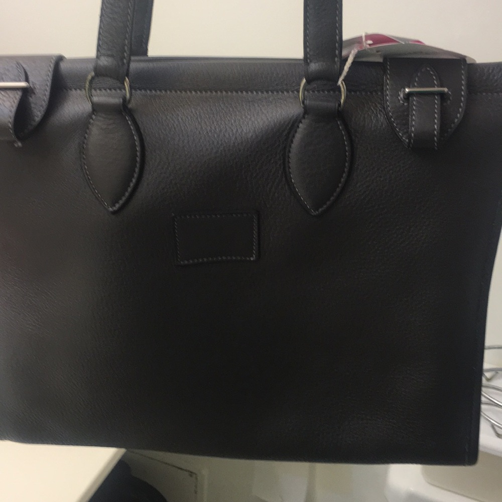 • Hermeś Tauillion Clemence Shoulder Bag •